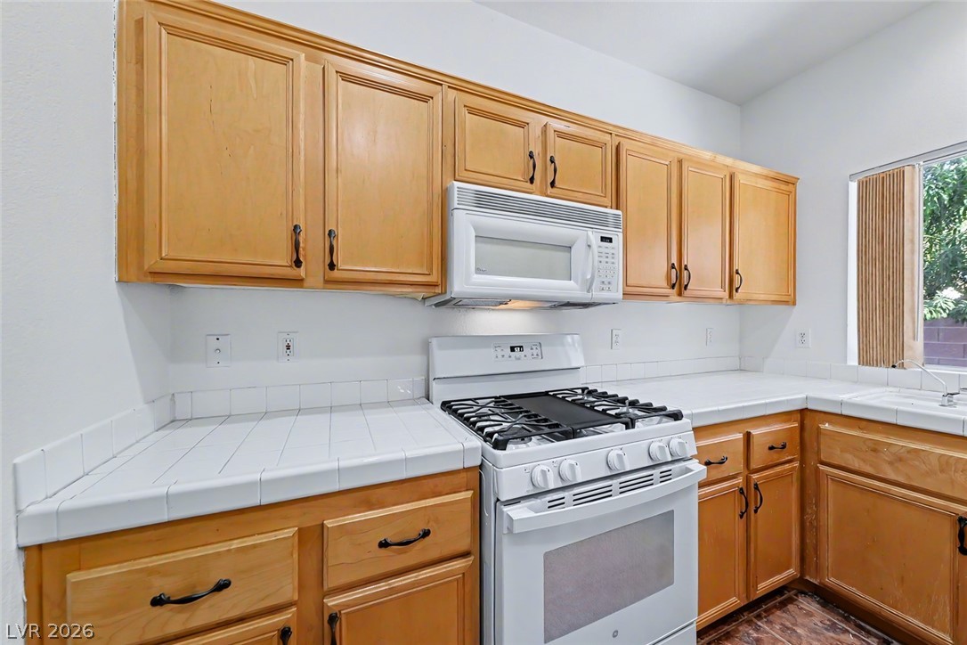 Photo 15 of 42, 999 Whispering Grove Avenue