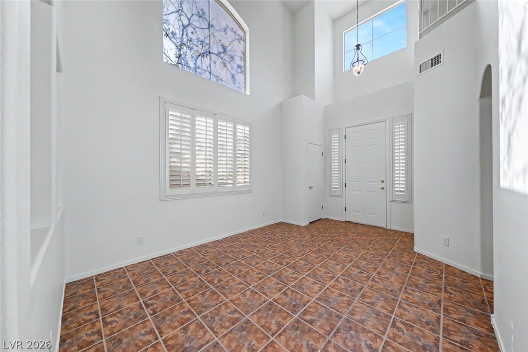 Photo 5 of 999 Whispering Grove Avenue