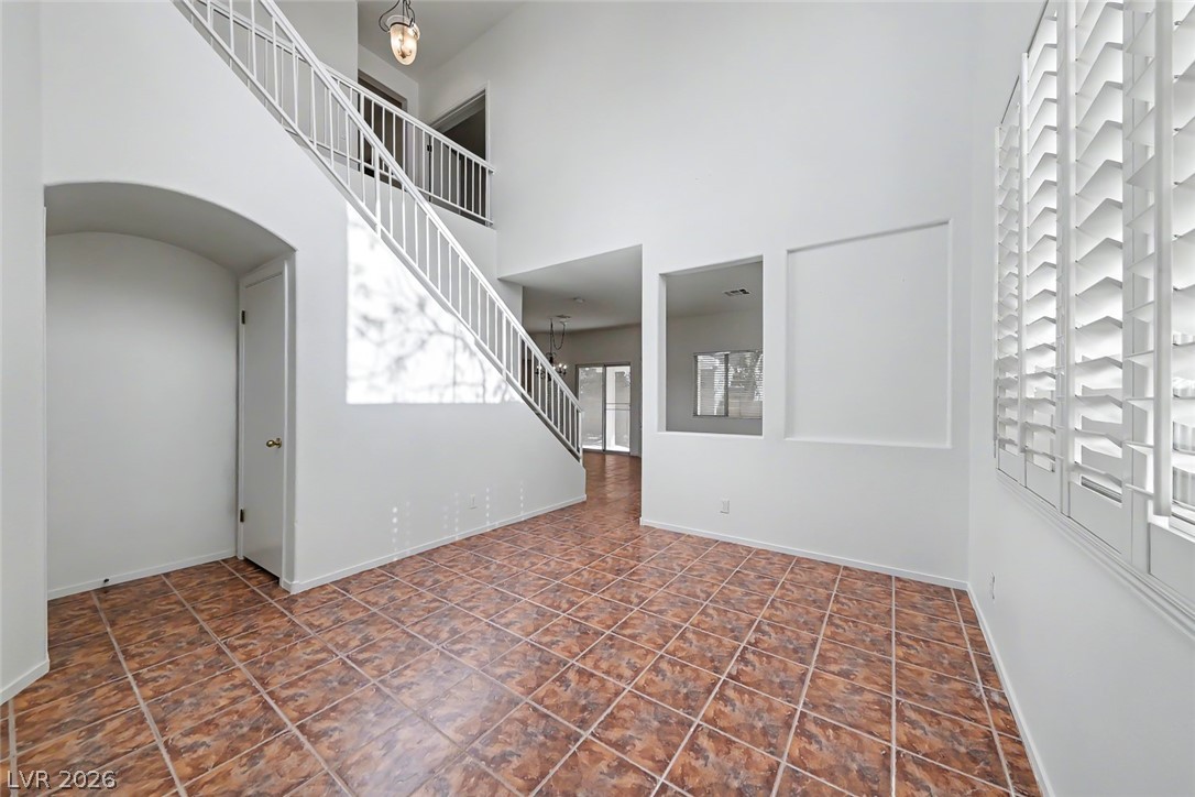 Photo 6 of 42, 999 Whispering Grove Avenue