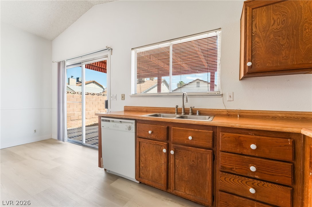 Photo 9 of 28, 1909 Plumas Court
