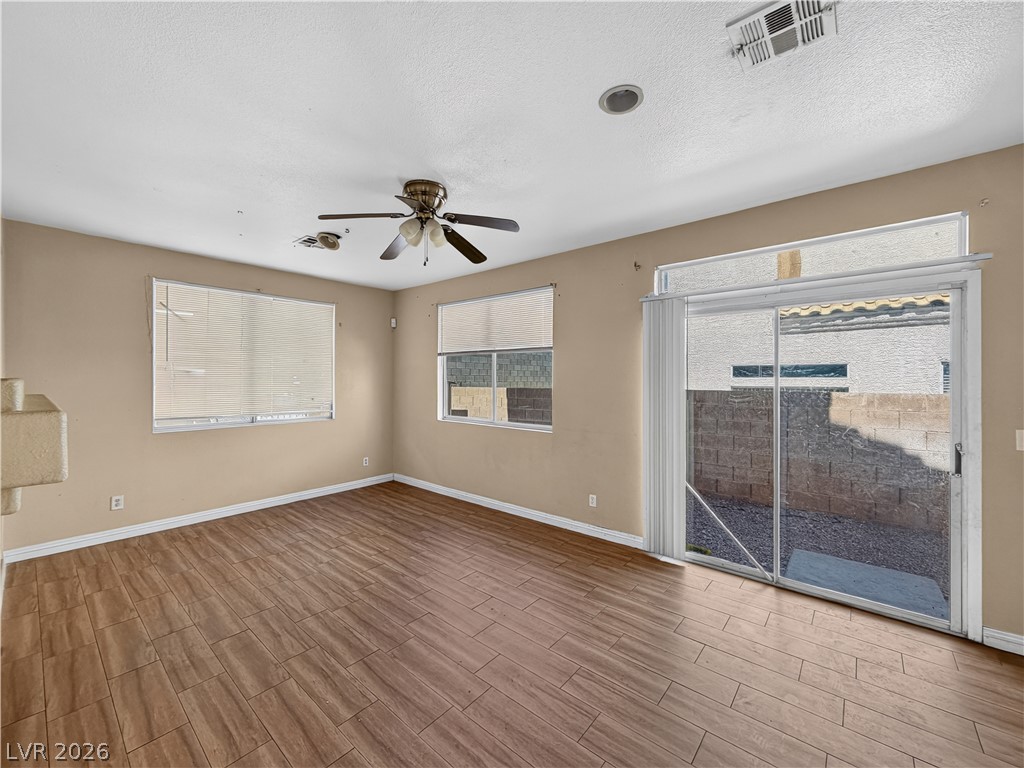 Photo 7 of 27, 6664 Goldencreek Way