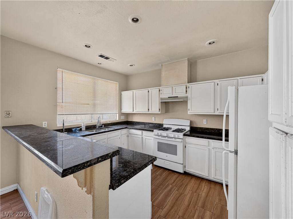 Photo 9 of 27, 6664 Goldencreek Way