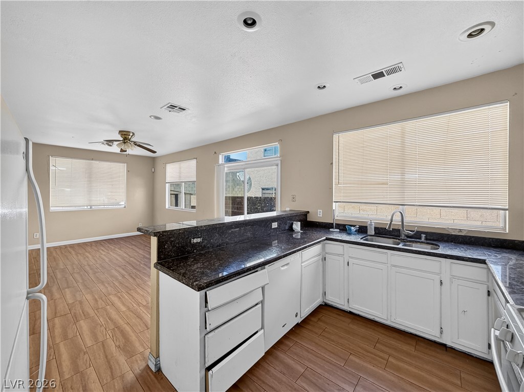 Photo 11 of 27, 6664 Goldencreek Way