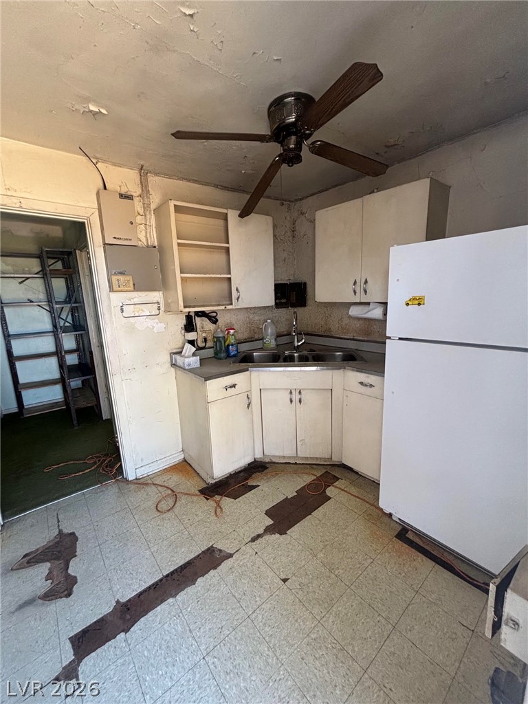 Photo 6 of 13, 1821 Hoover Street