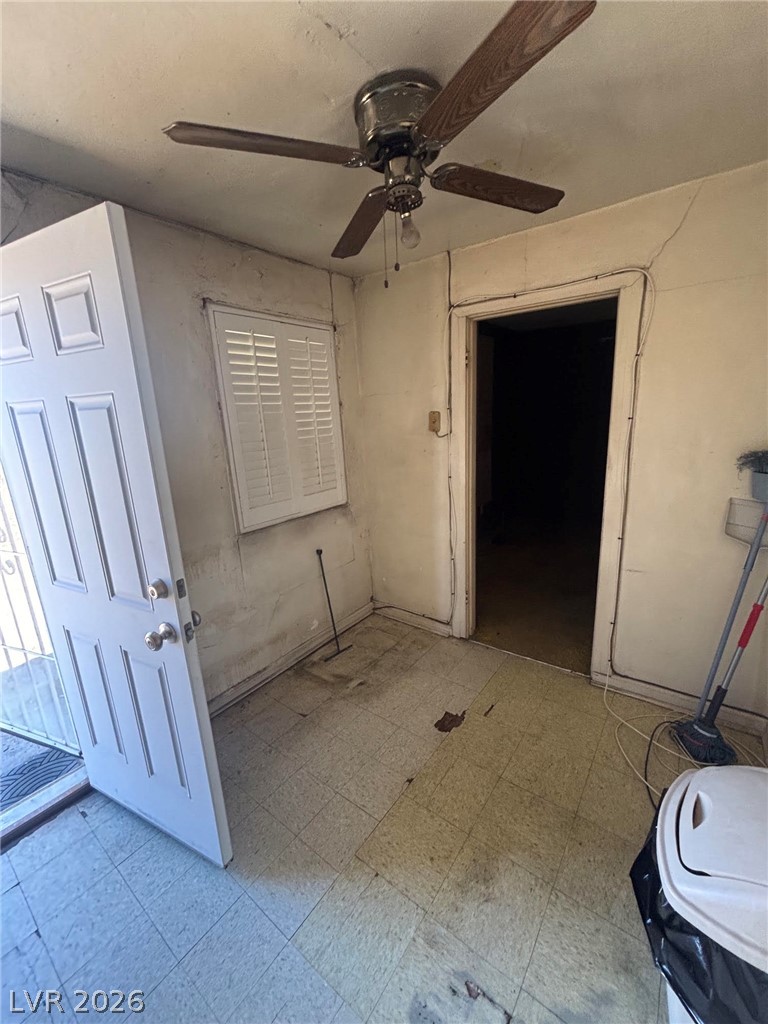 Photo 10 of 13, 1821 Hoover Street