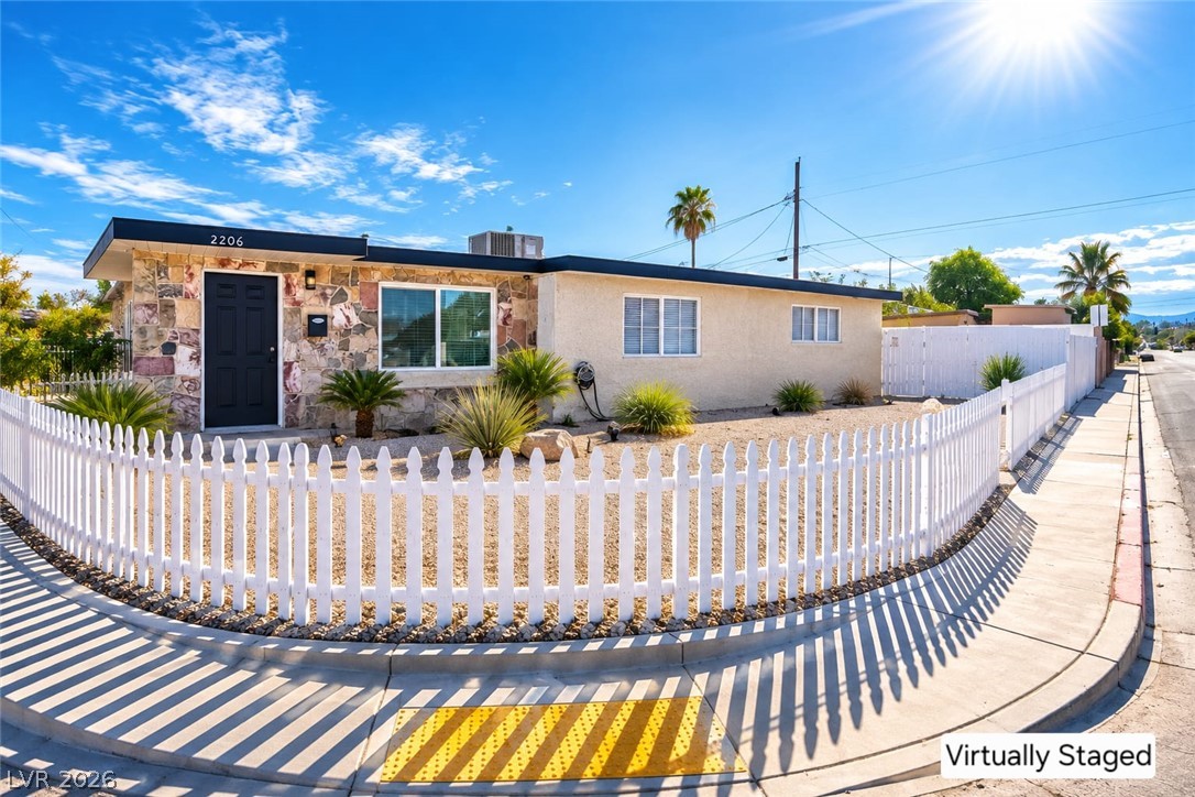 2206 E Oakey Boulevard, Las Vegas 89104