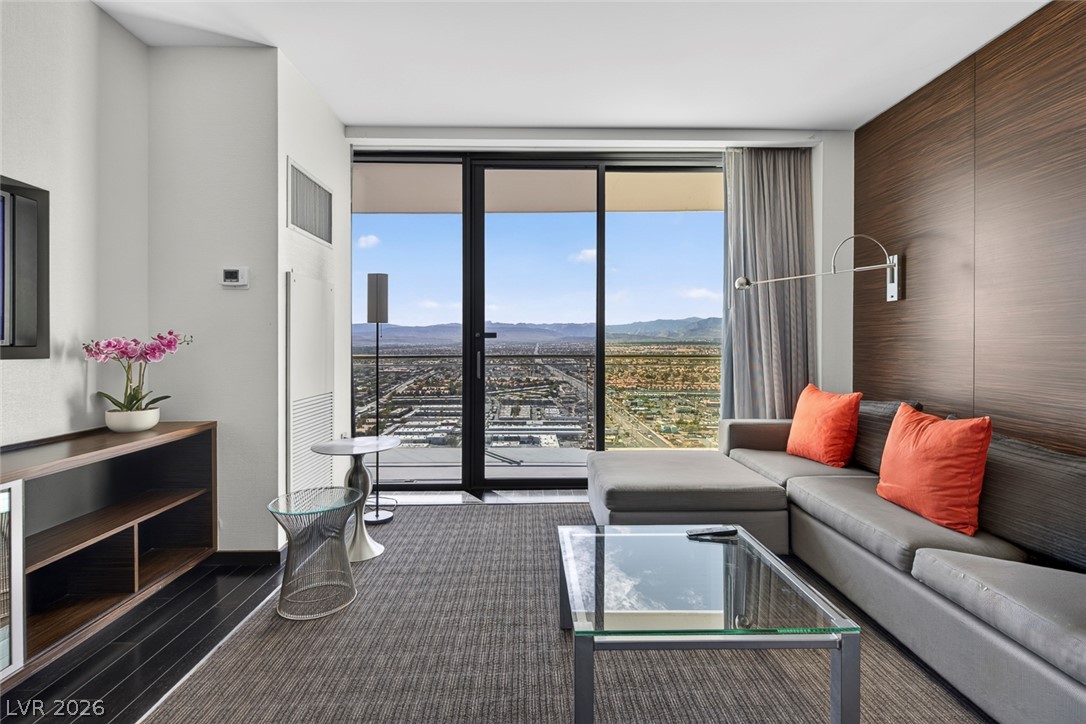 Photo 7 of 21, 4381 W Flamingo Road #2007