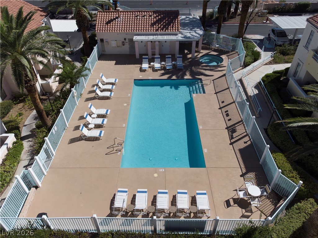 Photo 24 of 30, 4847 S Torrey Pines Drive #102