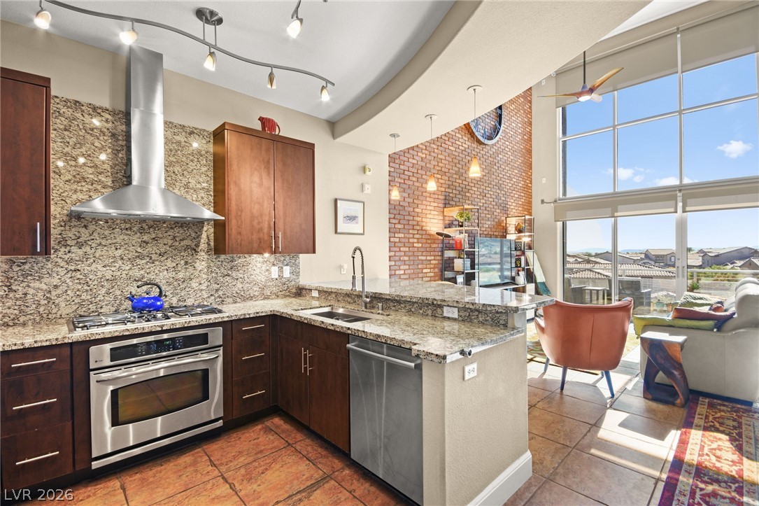 Photo 19 of 67, 11441 Allerton Park Drive #213