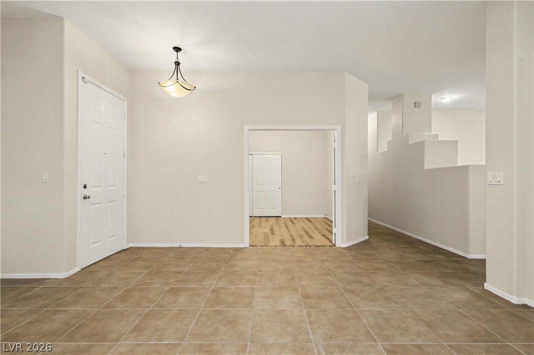 Photo 5 of 1578 Livingston Drive