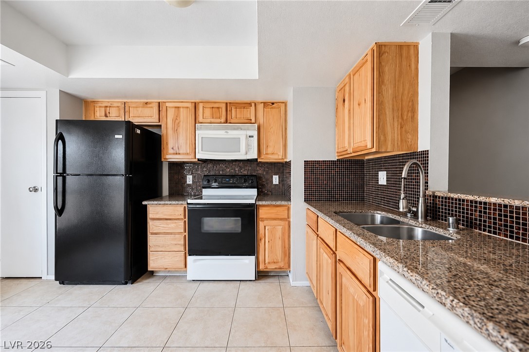 Photo 4 of 2961 Country Manor Lane #14