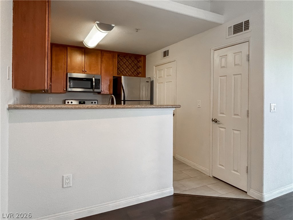Photo 9 of 29, 4400 S Jones Boulevard #3086