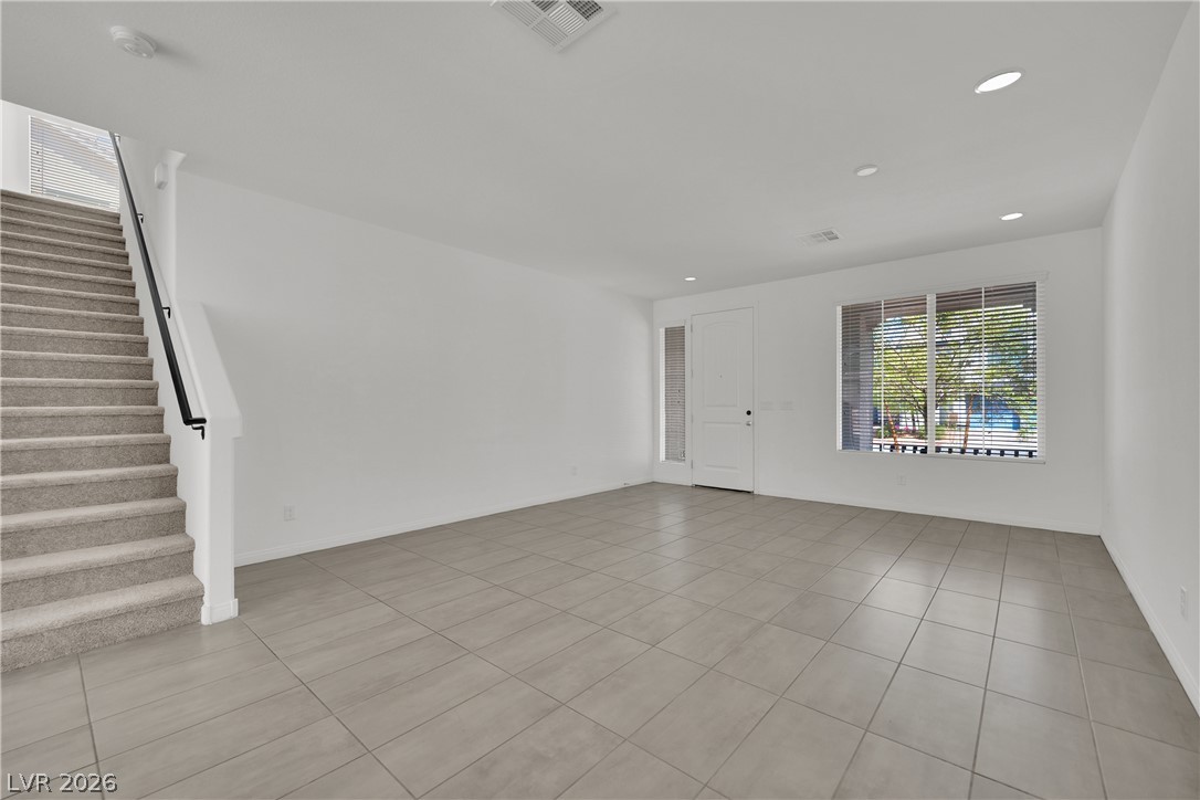 Photo 6 of 41, 9747 Hawk Crest Street