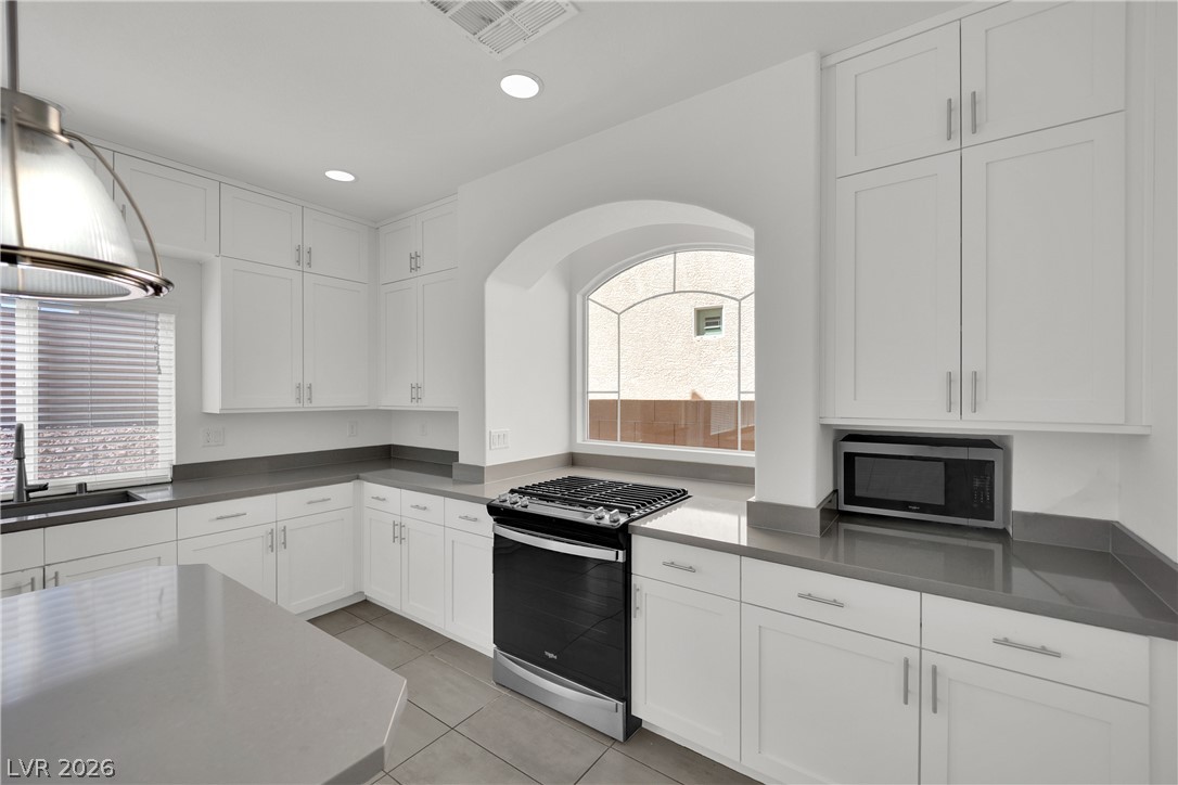 Photo 14 of 41, 9747 Hawk Crest Street