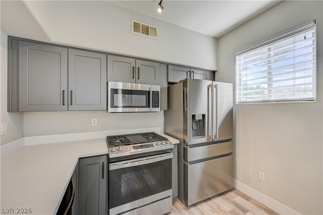 Photo 7 of 32, 9050 W Warm Springs Road #1091