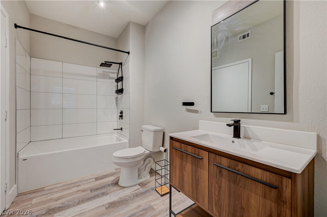 Photo 20 of 32, 9050 W Warm Springs Road #1091
