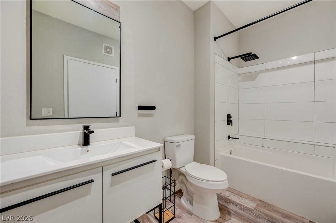 Photo 16 of 32, 9050 W Warm Springs Road #1091