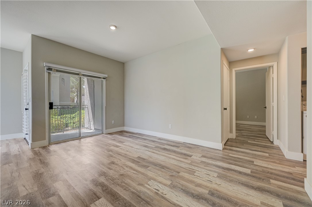 Photo 11 of 32, 9050 W Warm Springs Road #1091