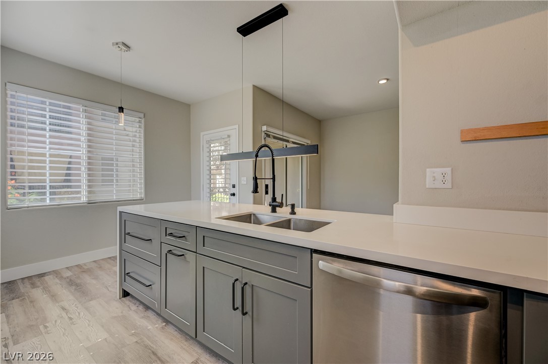 Photo 6 of 32, 9050 W Warm Springs Road #1091