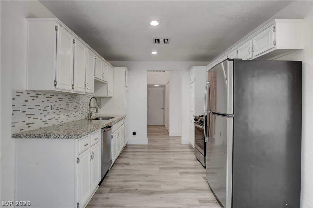 Photo 5 of 4049 Chalfont Court