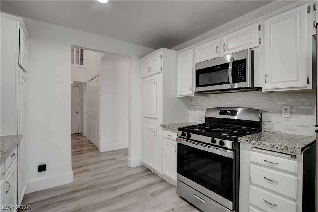 Photo 7 of 44, 4049 Chalfont Court