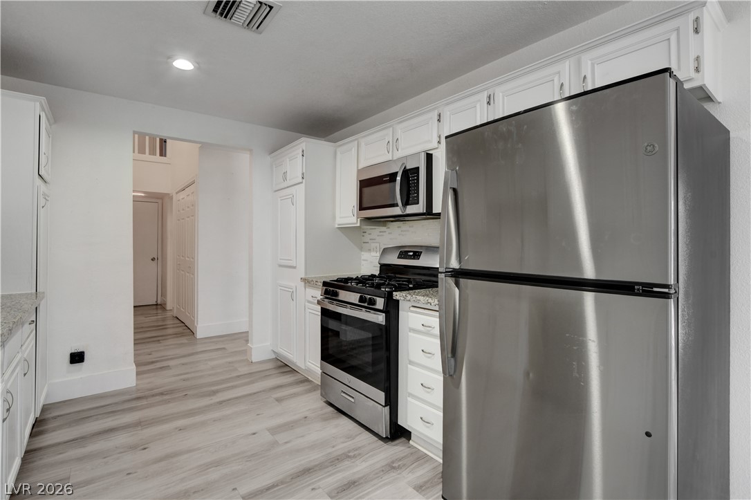 Photo 8 of 44, 4049 Chalfont Court