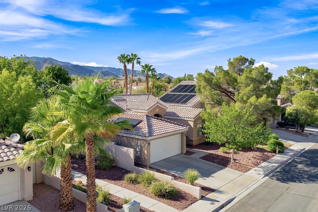 Photo 16 of 41, 2257 Black Pine Drive