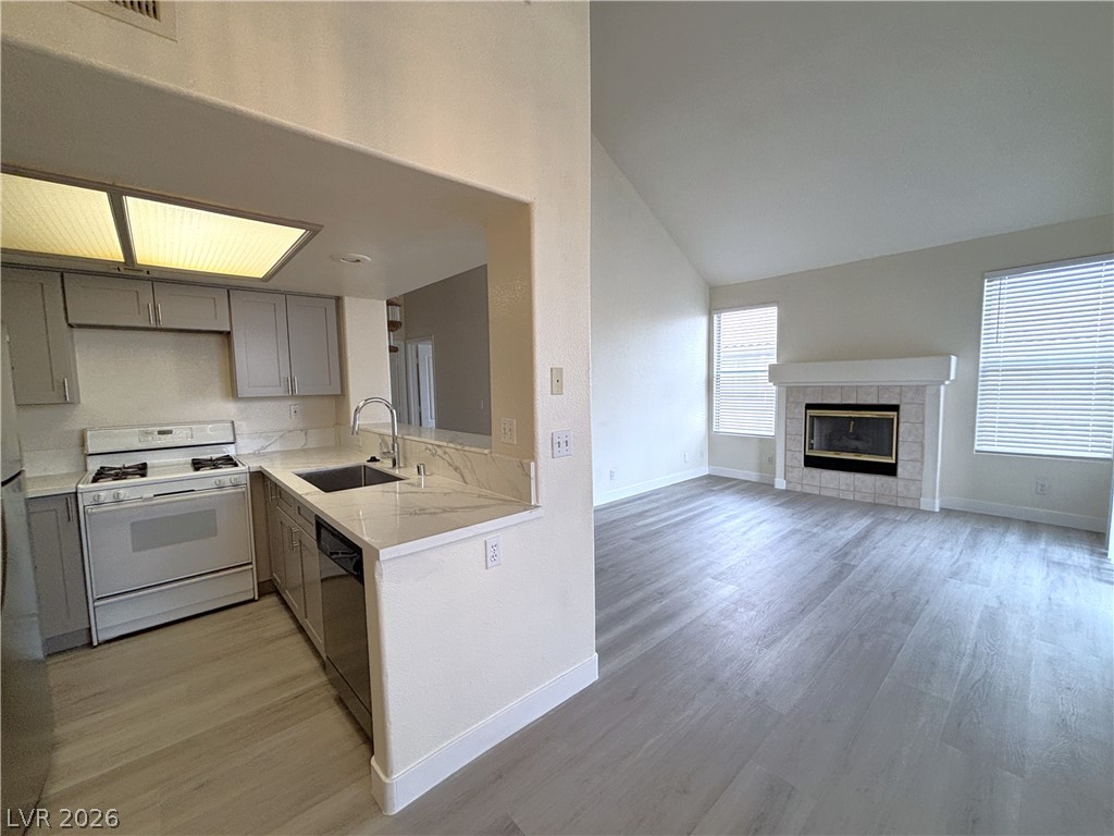 Photo 21 of 48, 5125 W Reno Avenue #2107