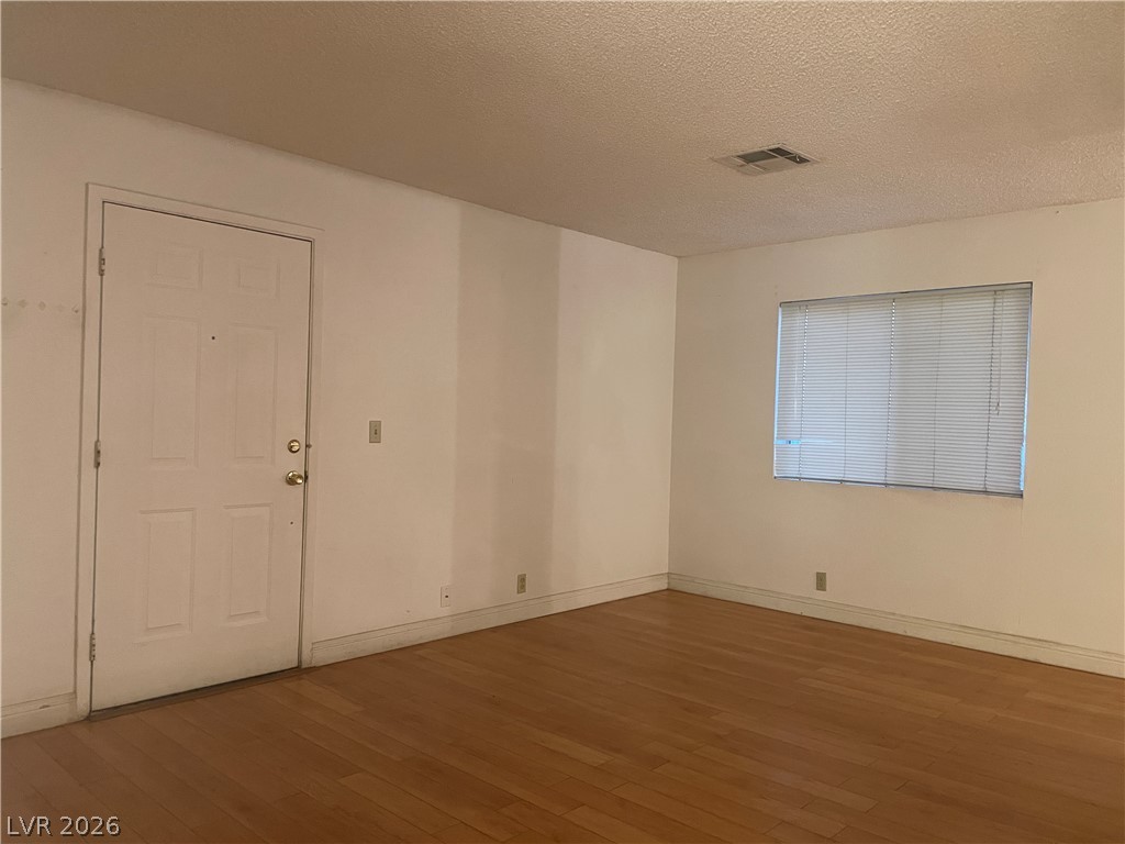 Photo 4 of 5101 Pioneer Avenue #203