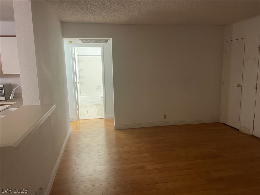 Photo 6 of 26, 5101 Pioneer Avenue #203