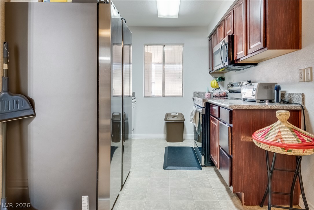 Photo 8 of 25, 5061 River Glen Drive #88