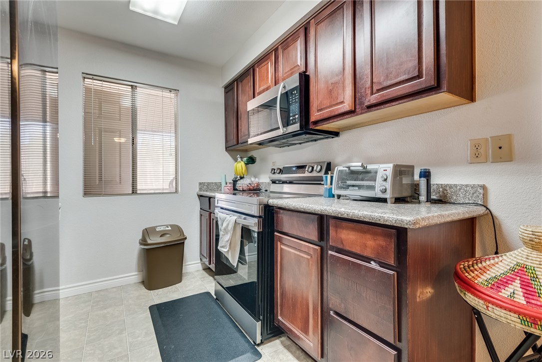 Photo 9 of 25, 5061 River Glen Drive #88