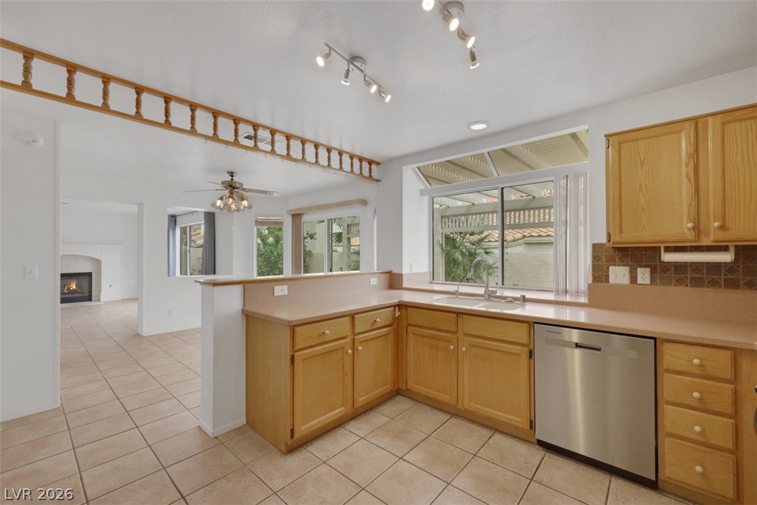 Photo 8 of 38, 9424 Rolling Ridge Lane