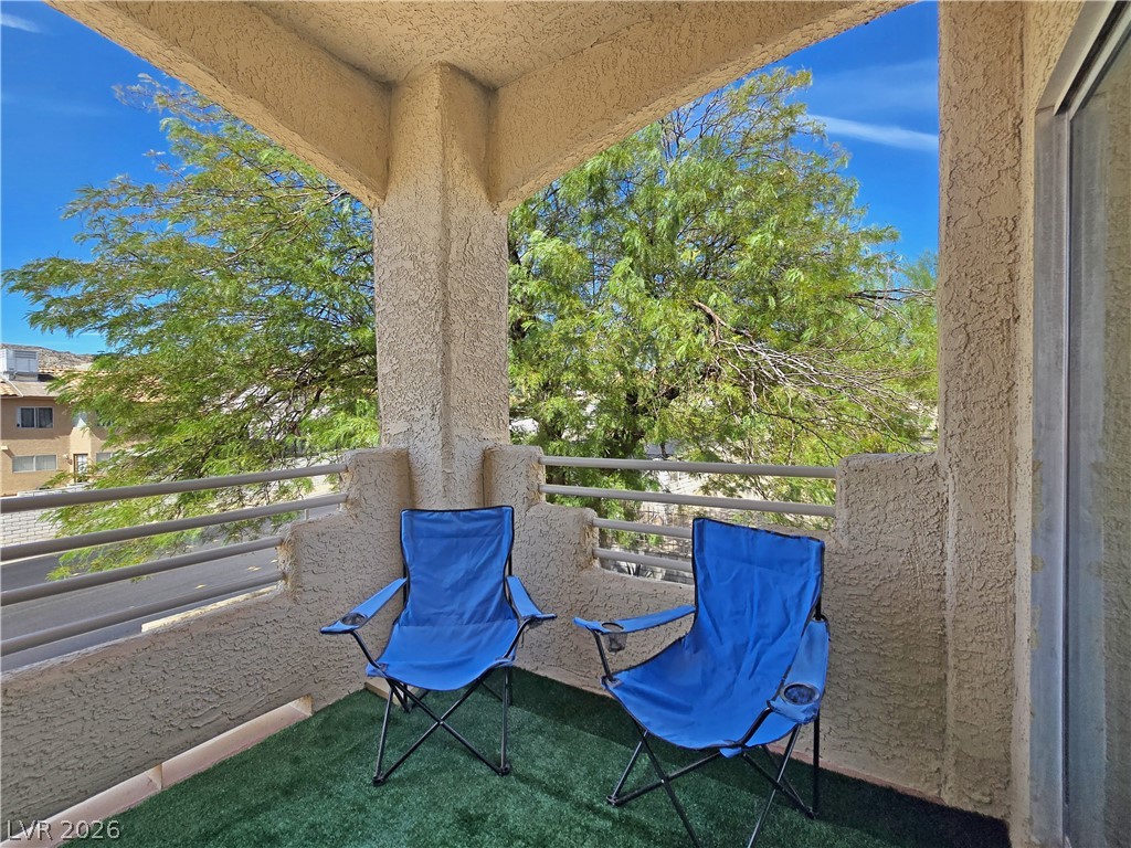 Photo 16 of 29, 2240 Highpointe Drive #201