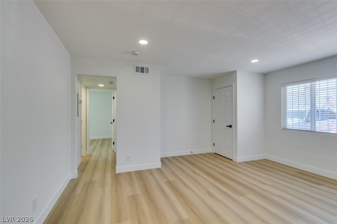 Photo 6 of 36, 3811 Daisy Street #35