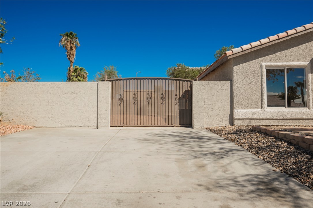 Photo 6 of 39, 4022 Dripping Springs Avenue