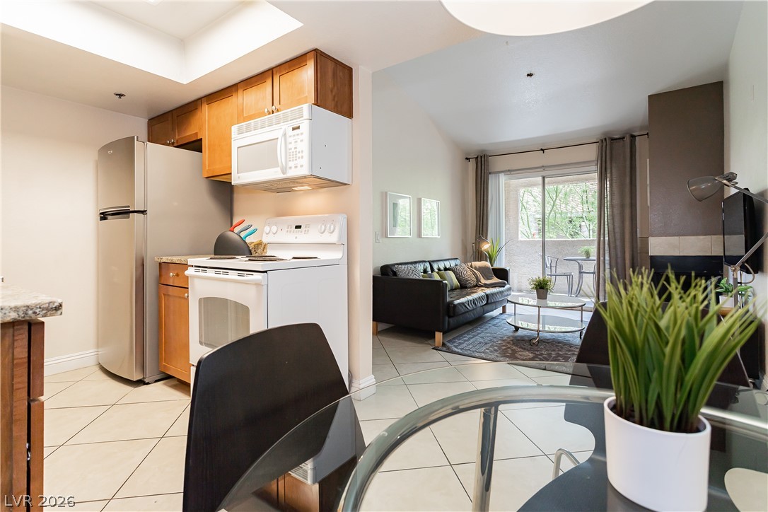 Photo 13 of 34, 4200 S Valley View Boulevard #3091