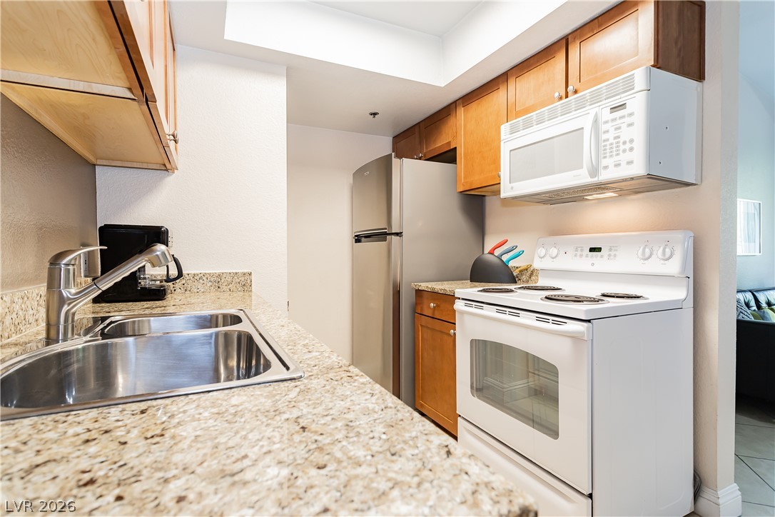 Photo 14 of 34, 4200 S Valley View Boulevard #3091