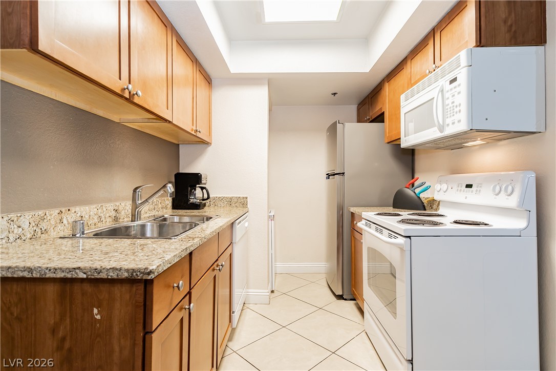 Photo 15 of 34, 4200 S Valley View Boulevard #3091