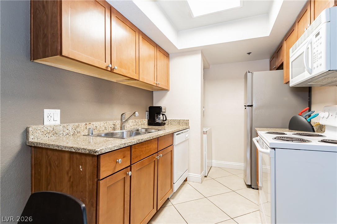 Photo 16 of 34, 4200 S Valley View Boulevard #3091