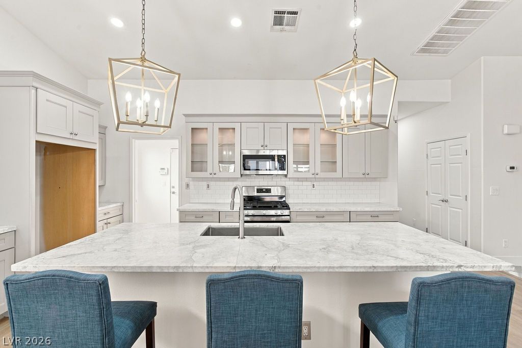 9174 Weeping Hollow Avenue, Las Vegas 89178