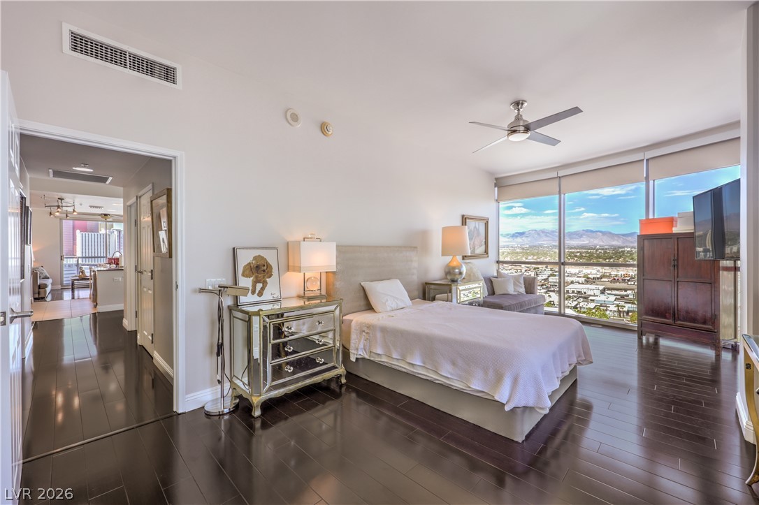 Photo 14 of 35, 200 W Sahara Avenue #1901