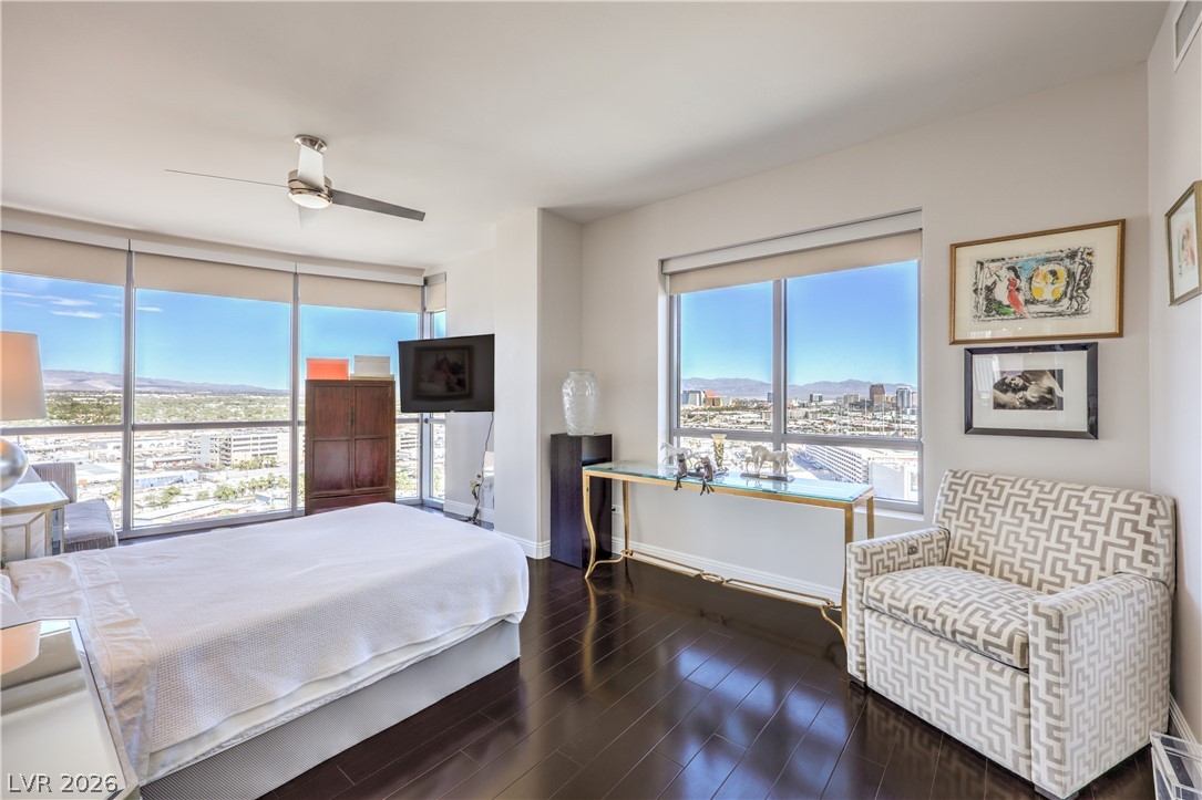 Photo 15 of 35, 200 W Sahara Avenue #1901