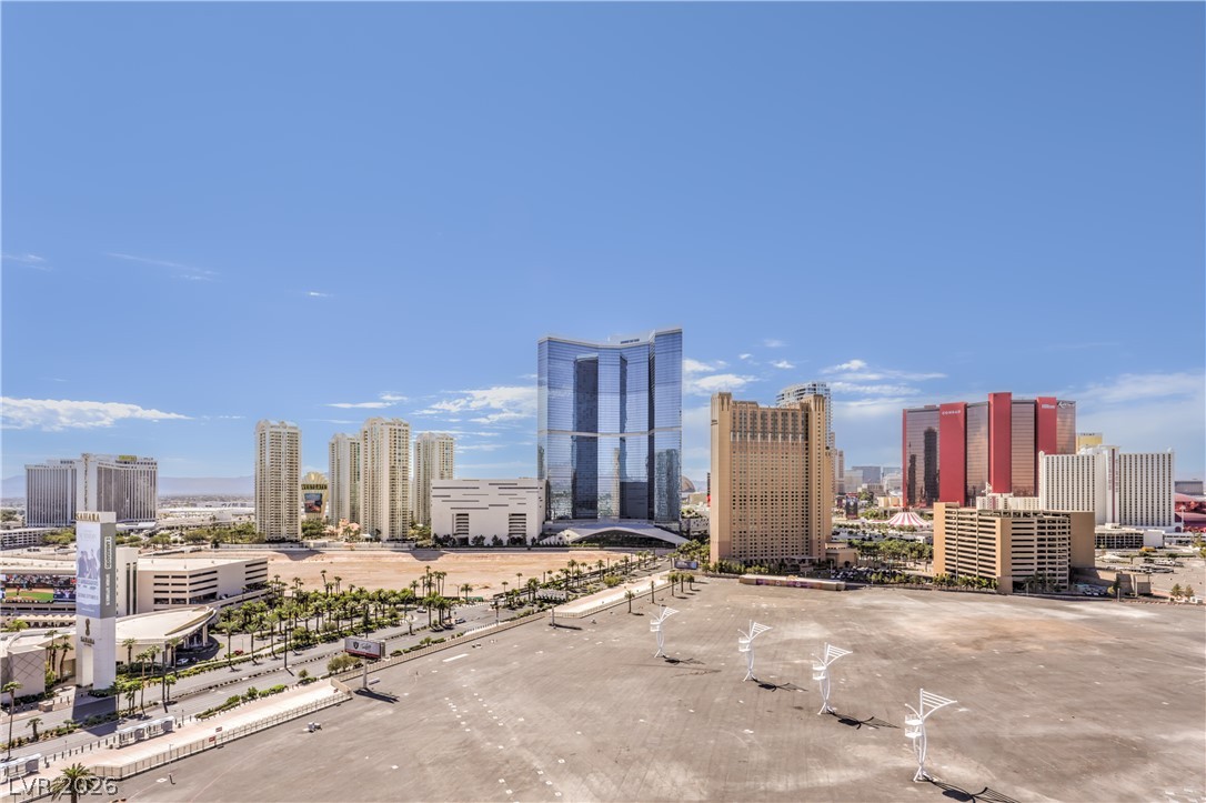 Photo 7 of 35, 200 W Sahara Avenue #1901