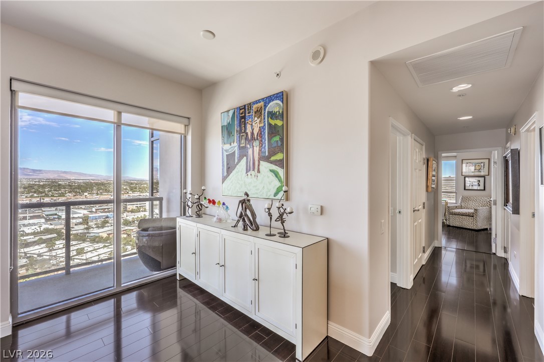 Photo 13 of 35, 200 W Sahara Avenue #1901