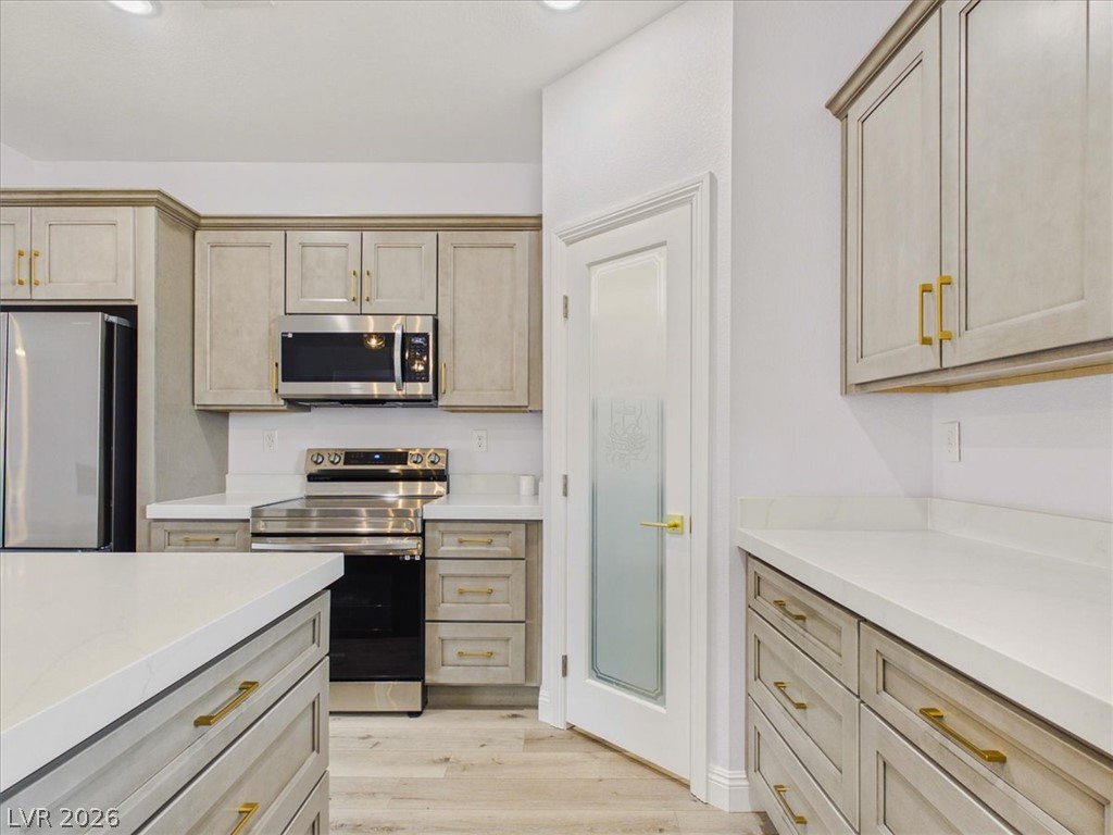 Photo 13 of 91, 6680 S Raintree Court