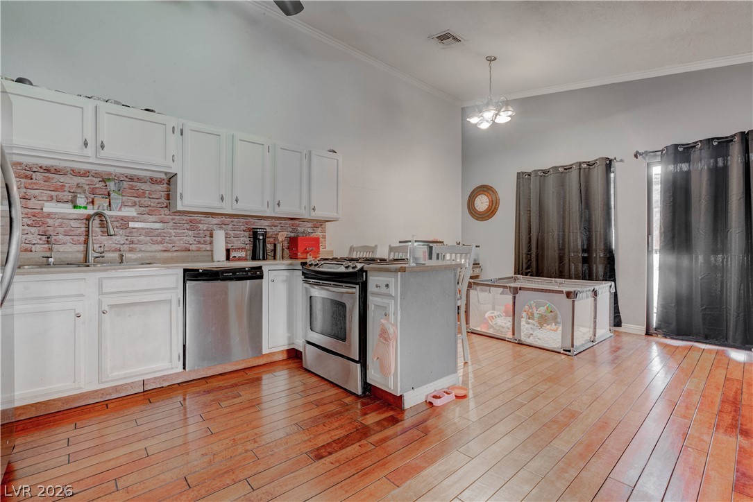 Photo 17 of 35, 1304 Capri Drive #A
