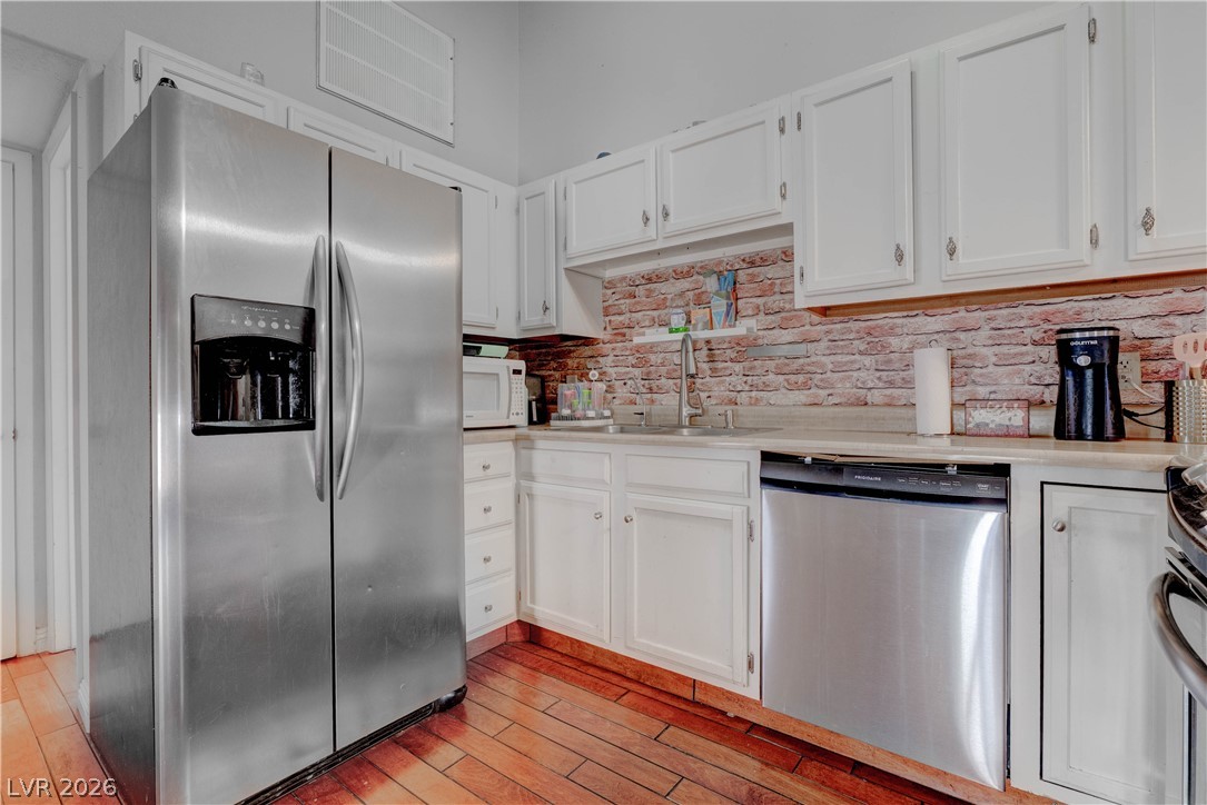 Photo 20 of 35, 1304 Capri Drive #A