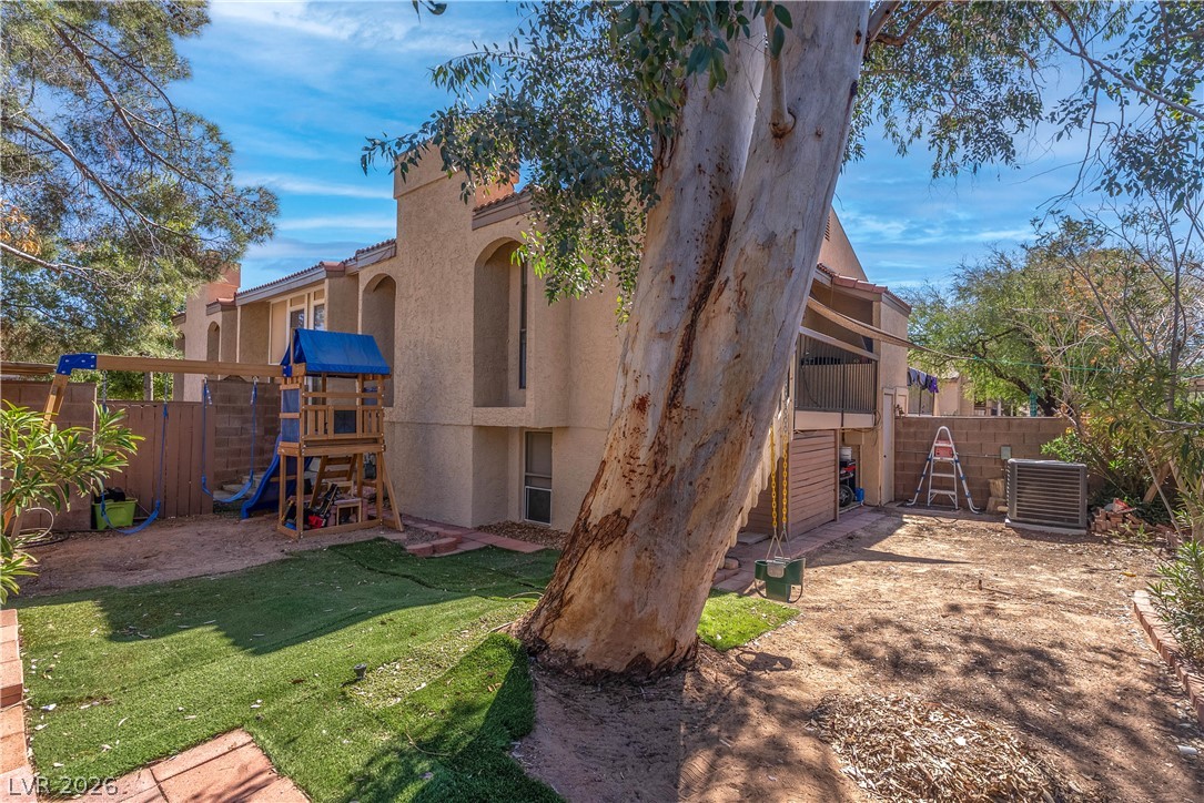 Photo 28 of 35, 1304 Capri Drive #A