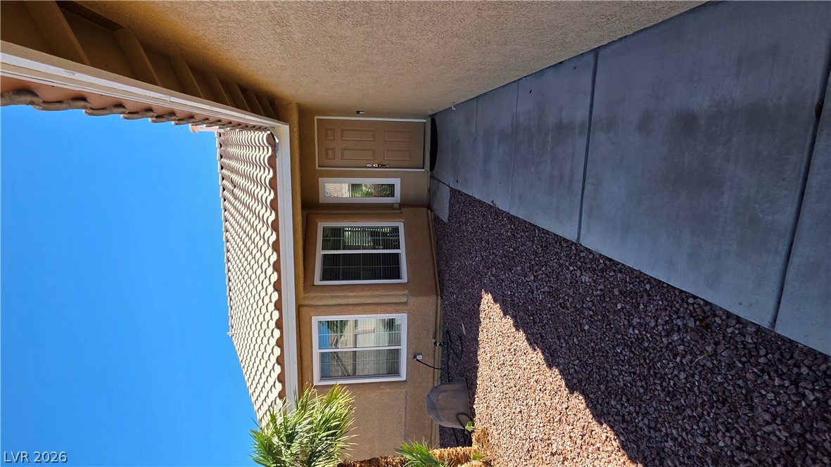 Photo 2 of 1413 Iris Kelly Avenue